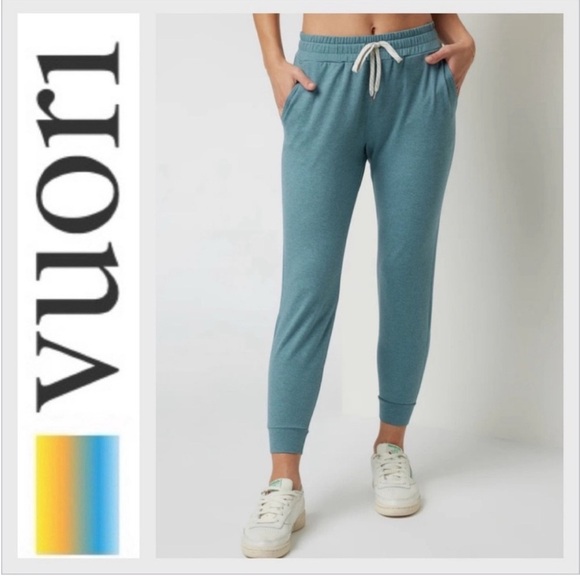 NWT $94 Vuori Dream Knit Performance Jogger Smoke Blue Heather Womens L - Picture 1 of 8